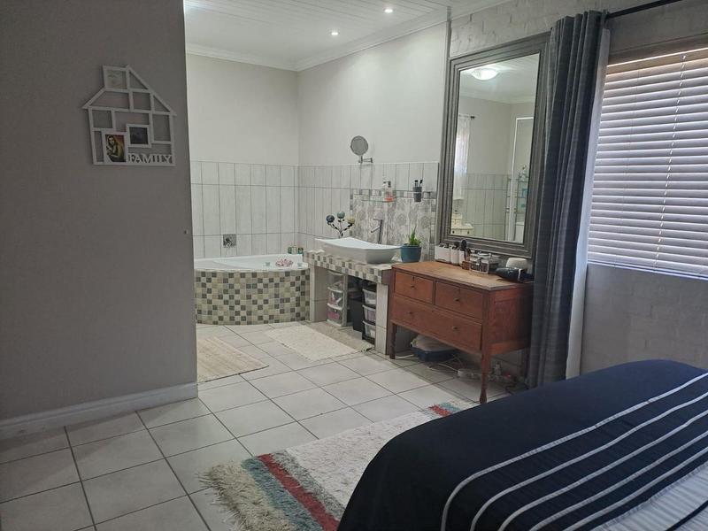 3 Bedroom Property for Sale in Stilbaai Wes Western Cape